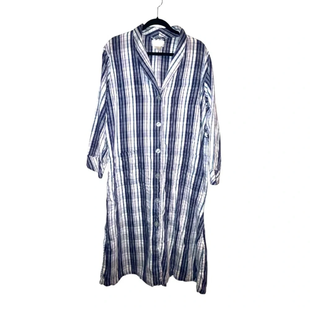 Cabernet Sleepwear Plaid Button Down Robe Split Sides Navy Wht Pockets Size M - Picture 1 of 8